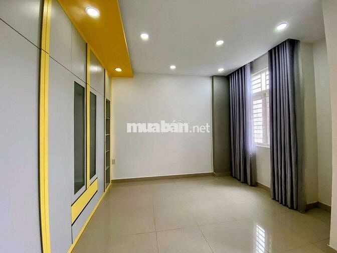 NHÀ MT 3 TẦNG KINH DOANH SÂN RỘNG - ĐƯỜNG 10M KDC SẦM UẤT, THỦ ĐỨC