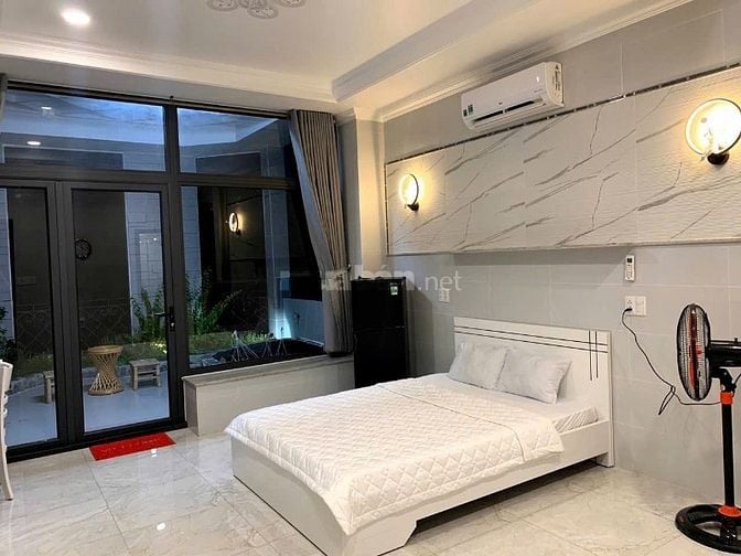 Góc,Hẻm xe hơi Nguyễn Đ Chiểu,Ngang 4,3m,Hầm 5Tầng,Th Máy,8PN,55tr/th