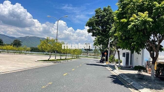 Bán Đất Hòn Rớ 2 Phước Đồng  Đường 13m Sổ Riêng Gần Sông