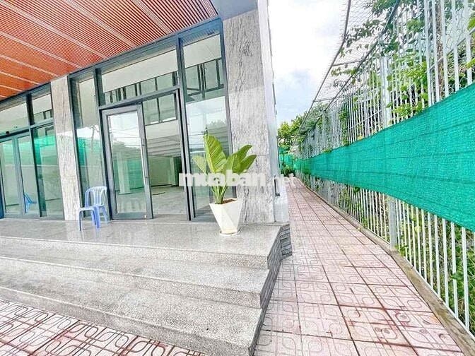CHO THUÊ TOÀ NHÀ VĂN PHÒNG FULL VÁCH KÍNH HIỆN ĐẠI NGUYỄN THỊ THẬP