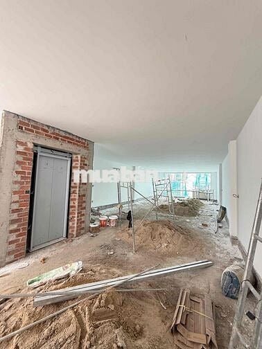 Cho thuê nhà 1 trệt 4 tầng đường Thích Quảng Đức VCN PH giá 45tr/thang