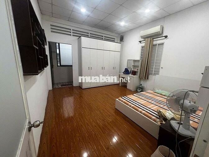 Đinh Tiên Hoàng giáp Q.1, ngang 5m, 180m2, 3 PN, Chỉ 18Triệu.