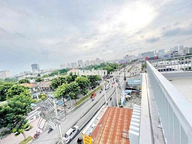 CHO THUÊ TOÀ NHÀ VĂN PHÒNG FULL VÁCH KÍNH HIỆN ĐẠI NGUYỄN THỊ THẬP