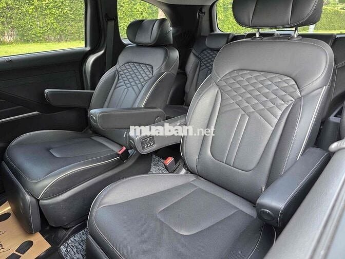 Hyundai Custin Cao Cấp 2.0T 2024 - 24000 km