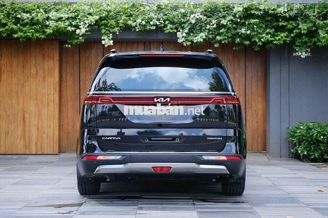 Kia Carnival Signature 2.2D 2023 - 21000 km