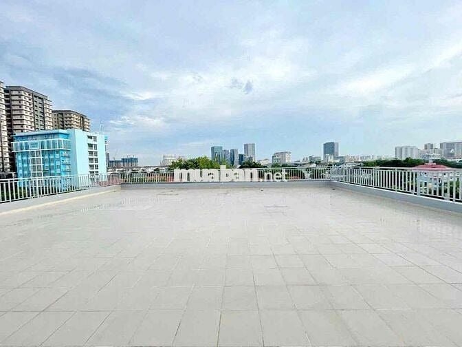 CHO THUÊ TOÀ NHÀ VĂN PHÒNG FULL VÁCH KÍNH HIỆN ĐẠI NGUYỄN THỊ THẬP