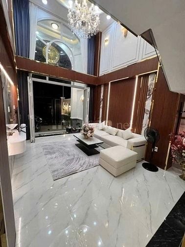Chính chủ cần bán căn nhà đẹp có thang máy tại đường 43, P. Bình Thuận
