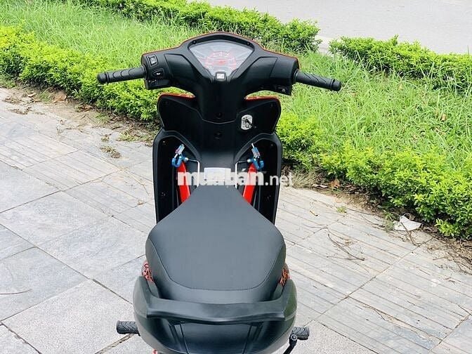 HONDA WAVE RSX FI ĐỎ ĐEN VÀNH ĐÚC XE MỚI TINH 2024