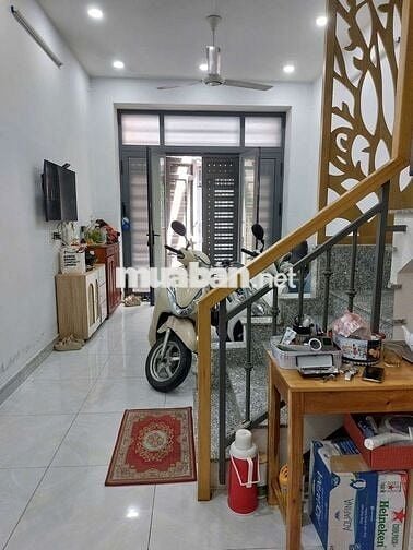 40m2 sát mặt tiền Lý Thái Tổ Q10 4 tầng BTCT 5PN Hoàn công đầy đủ