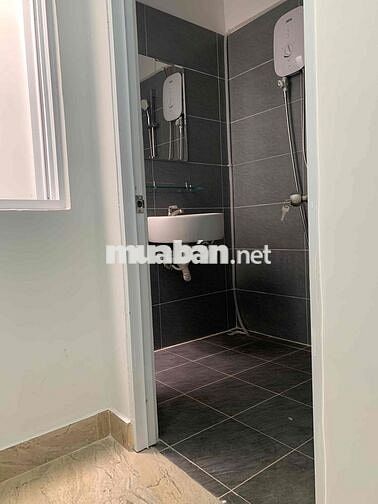 Nhà hẻm rộng sau lưng căn mặt tiền 202 nguyễn cư trinh