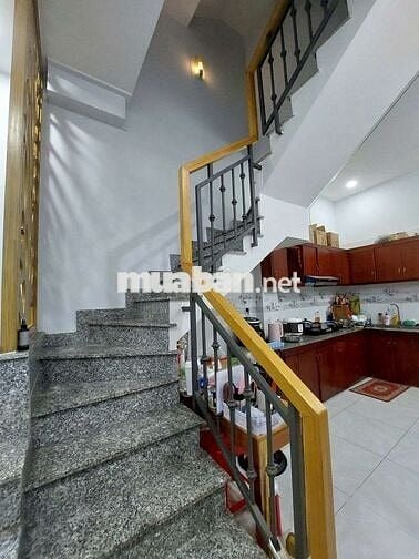 40m2 sát mặt tiền Lý Thái Tổ Q10 4 tầng BTCT 5PN Hoàn công đầy đủ
