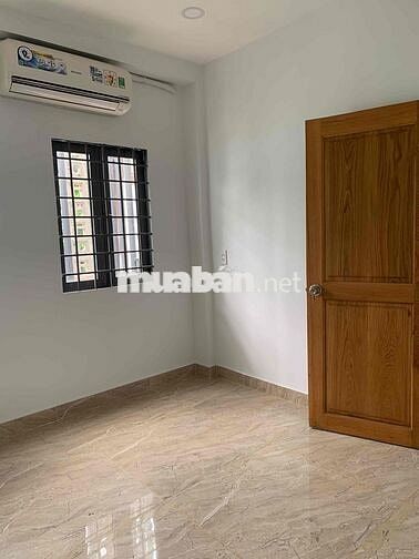 Nhà hẻm rộng sau lưng căn mặt tiền 202 nguyễn cư trinh
