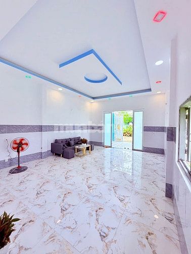 Nhà riêng chính chủ, 2 phòng ngủ, 100% thổ cư, giá 780trieu bao giấy