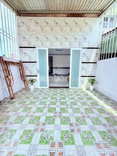 Nhà riêng chính chủ, 2 phòng ngủ, 100% thổ cư, giá 780trieu bao giấy
