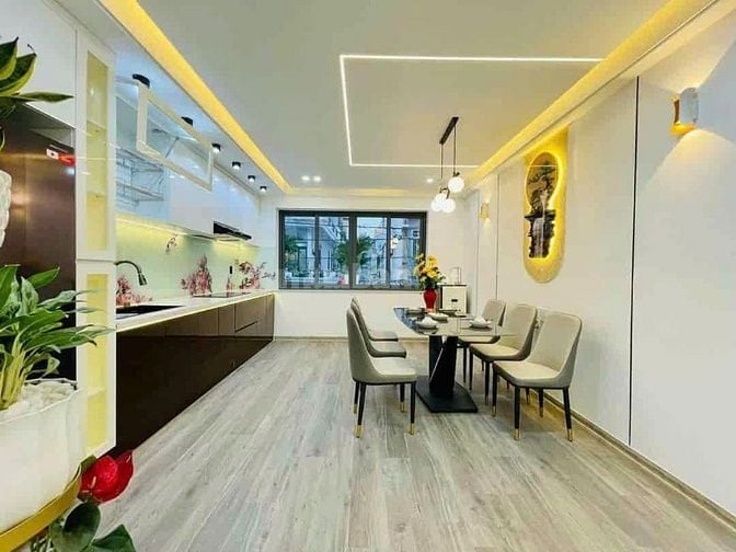 bán nhà q3 giá chào 2tyX, hẻm oto 6m có shr sang tên, 60m2 lh ngay