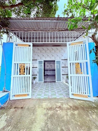 Nhà riêng chính chủ, 2 phòng ngủ, 100% thổ cư, giá 780trieu bao giấy