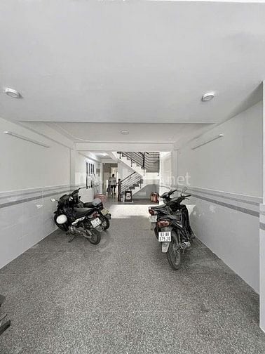 BÁN TÒA NHÀ CĂN HỘ DỊCH VỤ 6 TẦNG 20 PHÒNG KHÉP KÍN NGAY ĐH VĂN LANG 