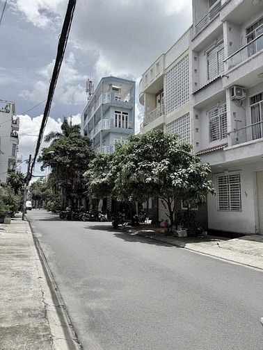 BÁN TÒA NHÀ CĂN HỘ DỊCH VỤ 6 TẦNG 20 PHÒNG KHÉP KÍN NGAY ĐH VĂN LANG 