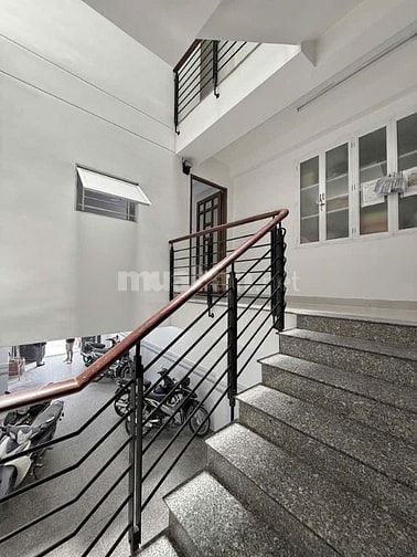 BÁN TÒA NHÀ CĂN HỘ DỊCH VỤ 6 TẦNG 20 PHÒNG KHÉP KÍN NGAY ĐH VĂN LANG 