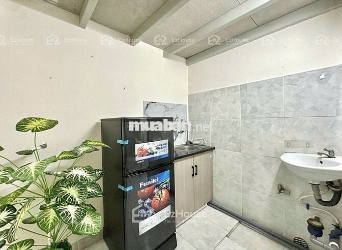 CHO THUÊ PHÒNG GÁC RỘNG RÃI GIỮA ĐƯỜNG LỚN CỘNG HÒA VÀ TRƯỜNG CHINH