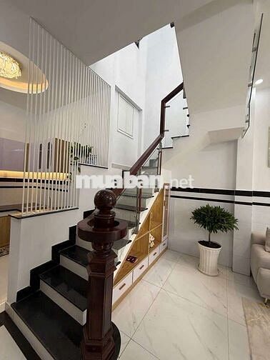 MUA NHÀ TẶNG FULL NỘI THẤT XỊN - VỊ TRÍ BAO ĐẸP GIÁ CHỈ 4,XX TỶ