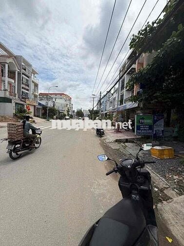 nhà thuê MTKD full nội thất kdcnamhungvuơng an lạc BT DT90m giá 20tr