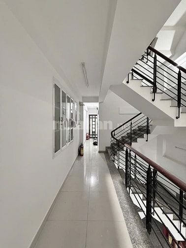 BÁN TÒA NHÀ CĂN HỘ DỊCH VỤ 6 TẦNG 20 PHÒNG KHÉP KÍN NGAY ĐH VĂN LANG 