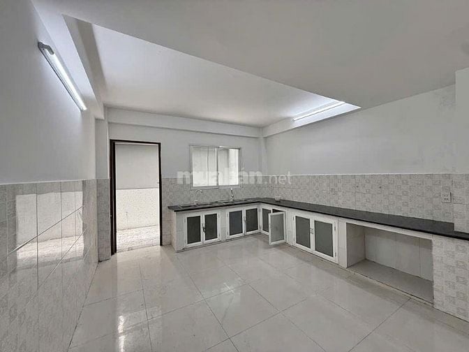 BÁN TÒA NHÀ CĂN HỘ DỊCH VỤ 6 TẦNG 20 PHÒNG KHÉP KÍN NGAY ĐH VĂN LANG 