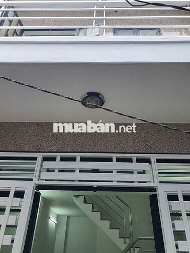 Nhà bán 4m × 7m lầu 2p ngủ 2wc