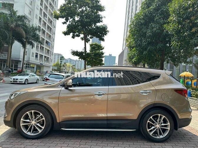 Hyundai Santa Fe 2018 2.2L 4WD Nâu đẹp full option