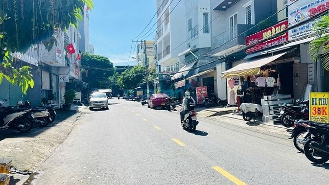 Bán nhà phố mặt tiền đường Phan Huy Thực, phường Tân Kiểng, Quận 7. 