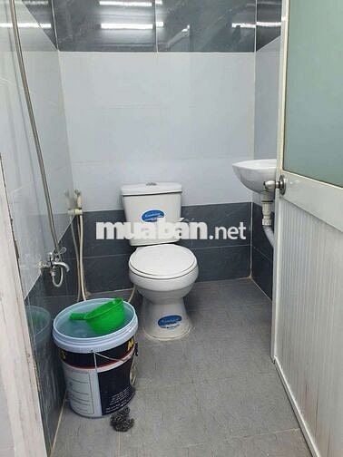 Nhà bán 4m × 7m lầu 2p ngủ 2wc