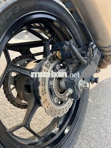 Cần bán Z300 biển HN người dùng ạ