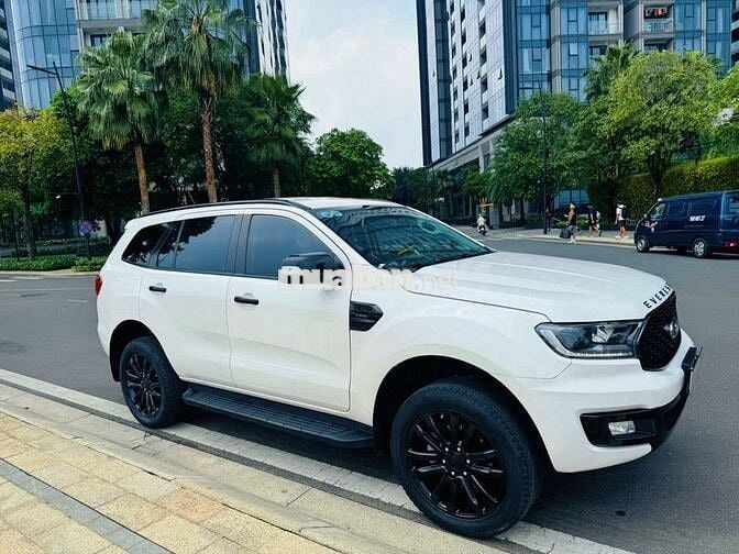 Ford Everest Trắng 12/2021 Sport 2.0L - 34.250 km