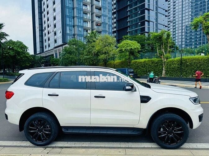 Ford Everest Trắng 12/2021 Sport 2.0L - 34.250 km