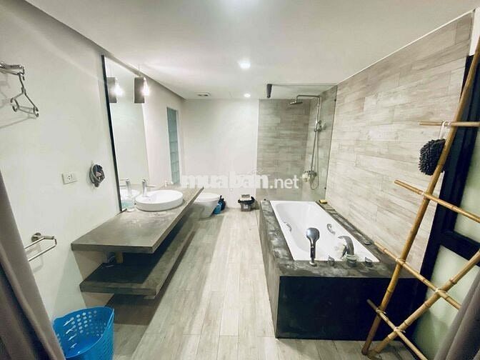 Phòng Khép Kín, Ban Công Đầu Phố Xuân Diệu - Tô Ngọc Vân - Tây Hồ