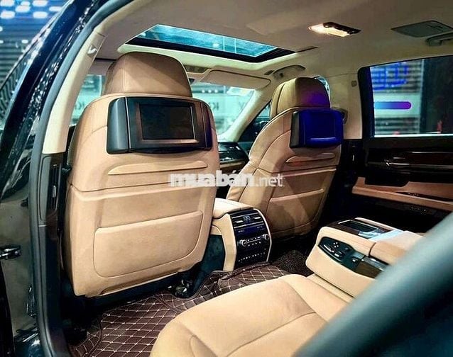 BMW 750Li - 2010