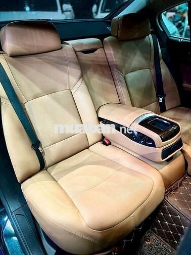 BMW 750Li - 2010