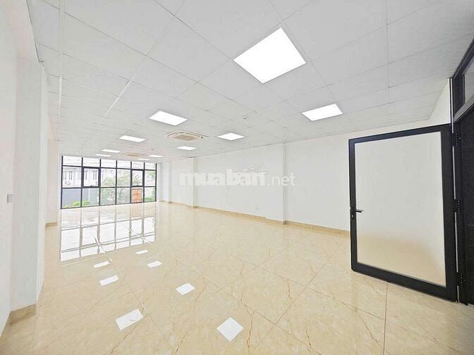 Cho thuê văn phòng Láng Hạ 80m2 13tr oto đỗ cửa view kính