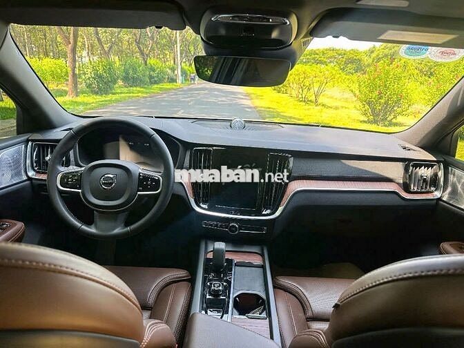 Volvo V60 Cross Country 2022 B5 AWD - 20000 km