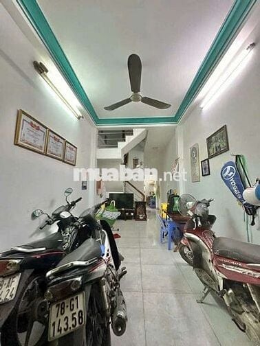 Bán nhà 2 lầu tiện sửa chữa đường Trần Hưng Đạo P5 Q5