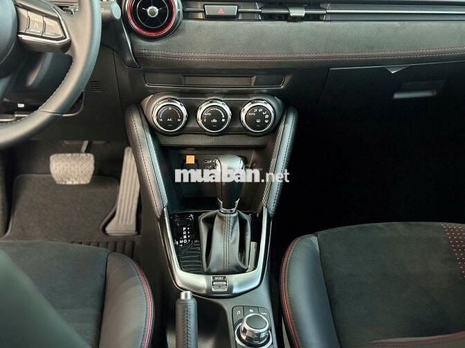 Mazda 2 2024 Sport Luxury trắng ưu đãi HOT