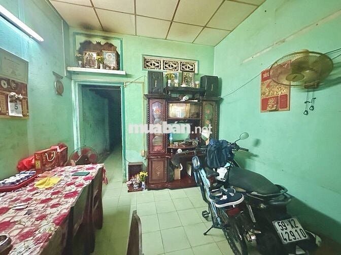 Quốc lộ 13 củ hẻm xe hơi 233 hiep bình phước 120m ngang 6.2m giá 6.1ty
