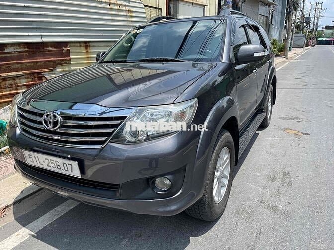 Toyota Fortuner 2014 2.7V 4x2 - 95000 km