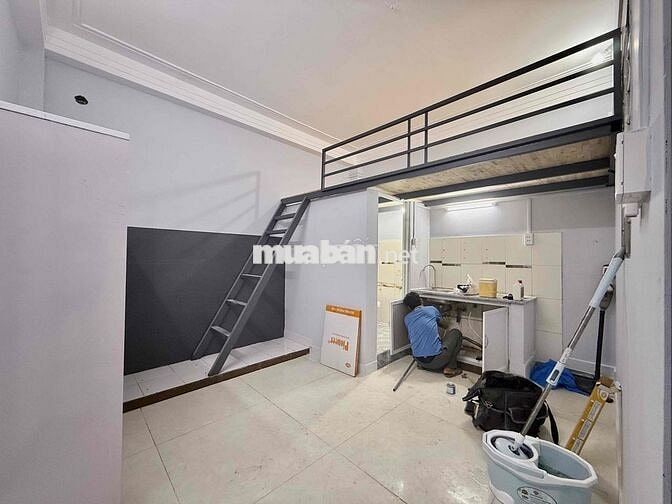 PHÒNG GÁC SẴN NỘI THẤT MỚI 100% - NGAY HOÀNG HOA THÁM