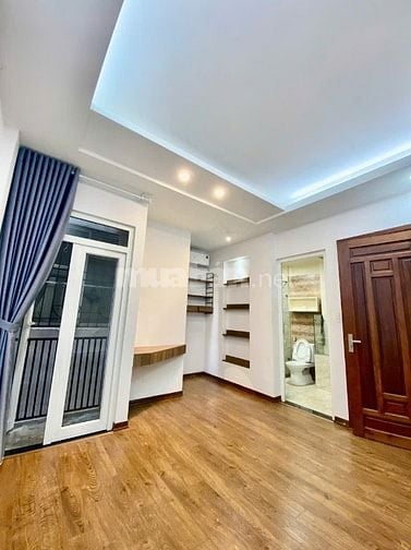 Gia đình chuyển lên CC cần bán căn nhà ngõ 86 Trần Duy Hưng,34m2x5tang