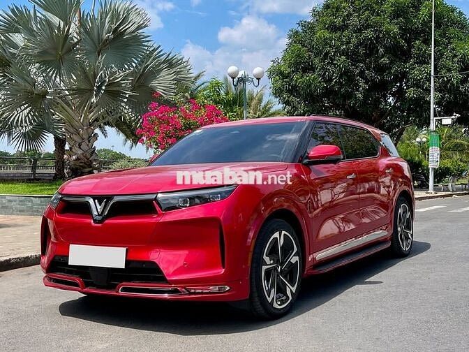 VF9 Plus 2024 màu đỏ lướt 07 ghế vip