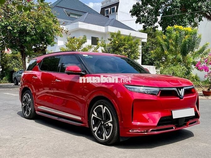 VF9 Plus 2024 màu đỏ lướt 07 ghế vip