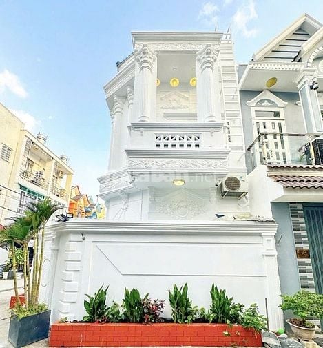 Biệt thự mini góc 2 mặt tiền vừa hoàn thiện, 5.3m X 13.5m, 1 lầu, 3pn