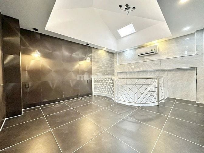 Biệt thự mini góc 2 mặt tiền vừa hoàn thiện, 5.3m X 13.5m, 1 lầu, 3pn